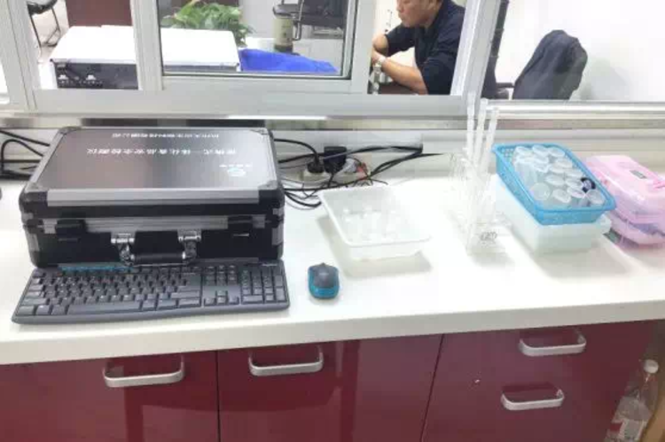 引力播