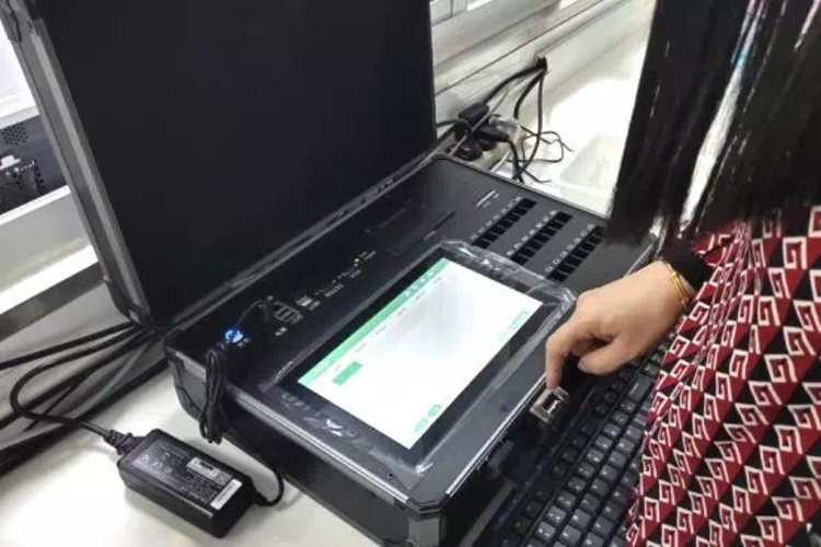 引力播
