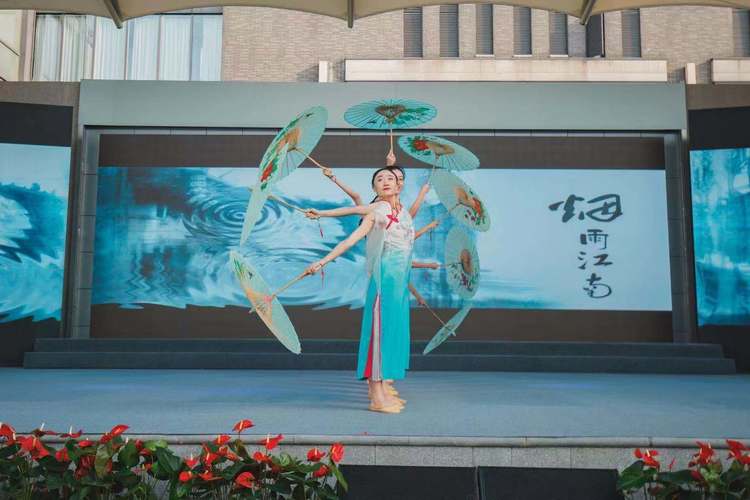 引力播