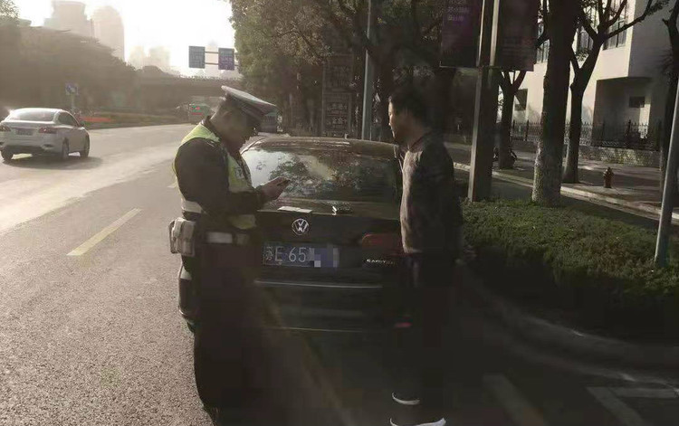 引力播