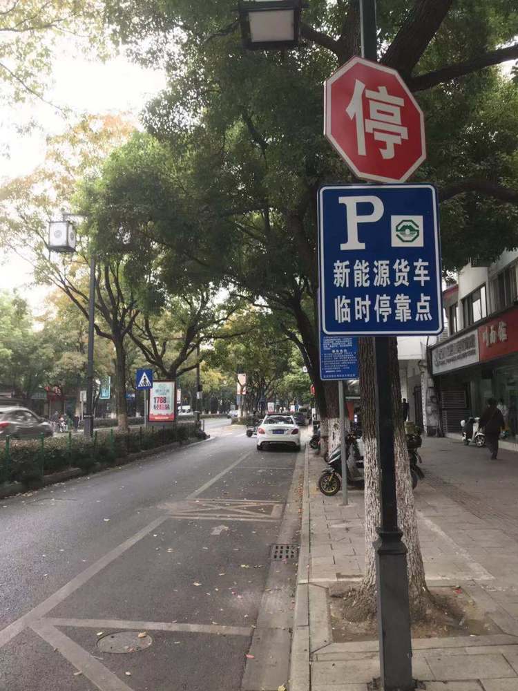 引力播