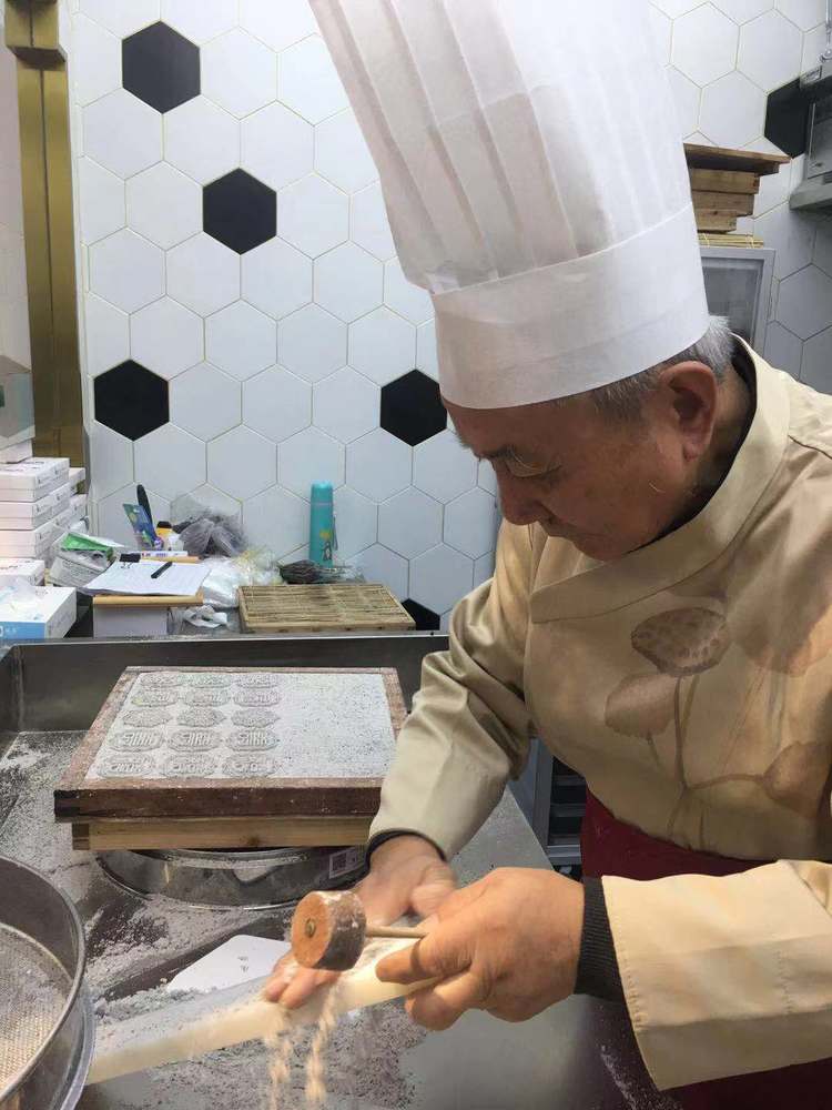 引力播
