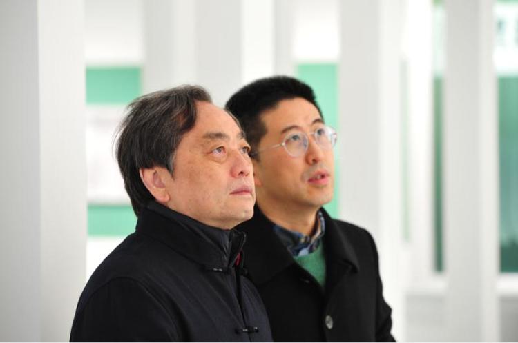 引力播