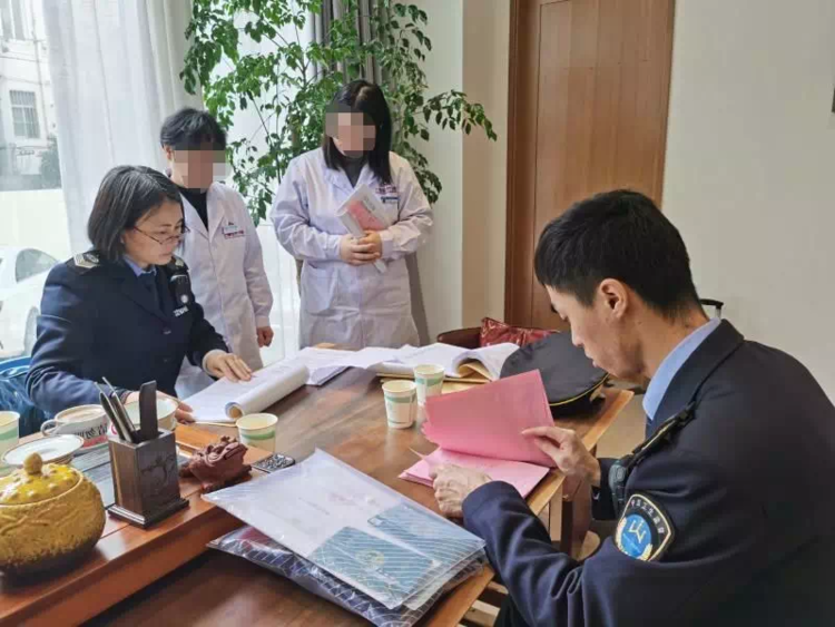 引力播