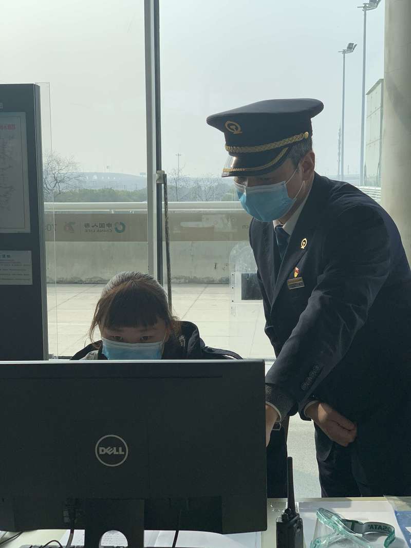 引力播