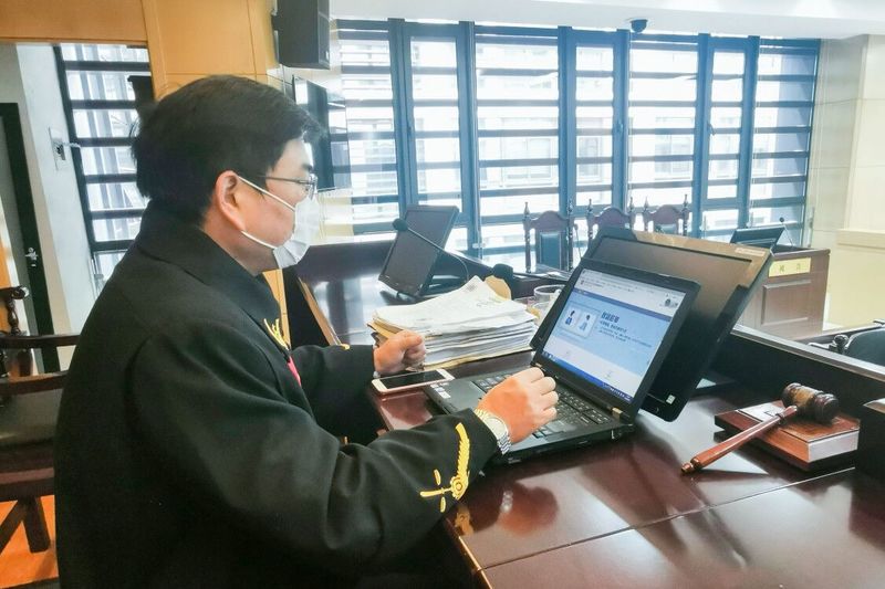 引力播