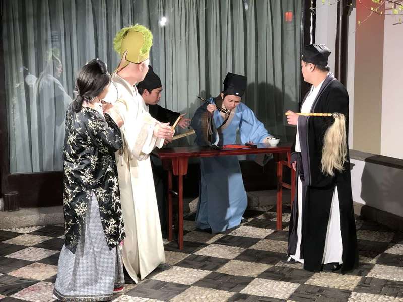 引力播
