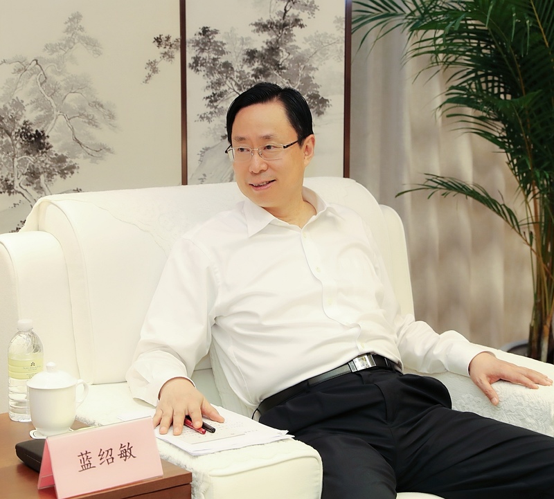 引力播