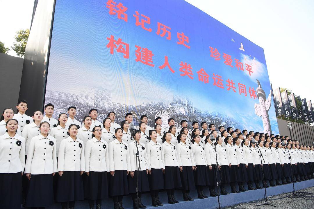 84名中学生朗诵和平宣言收获人生珍贵一课